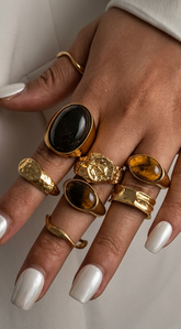 Enduring Lux Retro 8 Piece Rings Set - Gold
