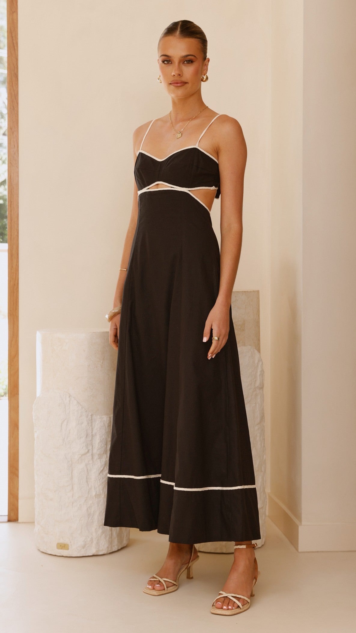 Nereda Maxi Dress - Black