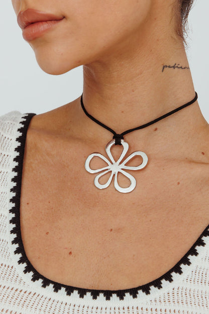 Blooming Flower Pendants Necklace Silver